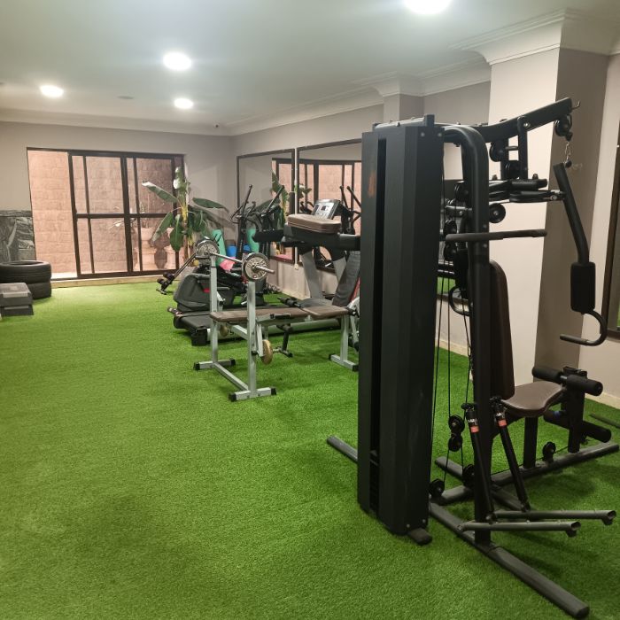 Apartment to rent - Yaoundé, Bastos, Bastos( penthouse avec piscine groupe électrogène réserve d'eau sécurité 24 caméra de surveillance ascenseur salle de sport ) - 2 living room(s), 4 bedroom(s), 4 bathroom(s) - 2 000 000 FCFA / month