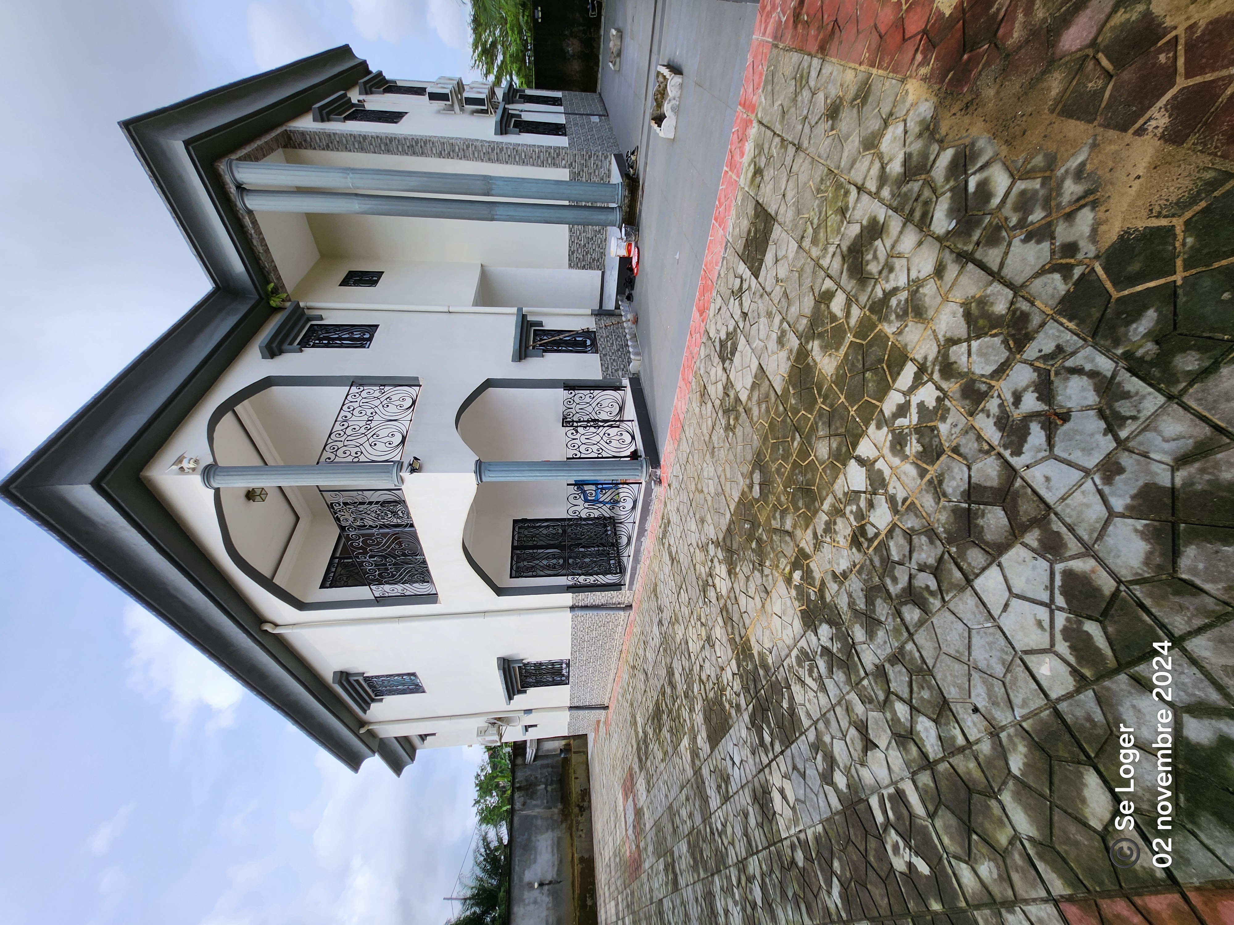 Studio to rent - Douala, PK 11, Derrière le mess des officiers - 100 000 FCFA / month