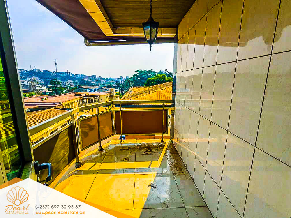 Appartement à louer - Yaoundé, Quartier Fouda, Smalto - 1 salon(s), 2 chambre(s), 2 salle(s) de bains - 250 000 FCFA / mois