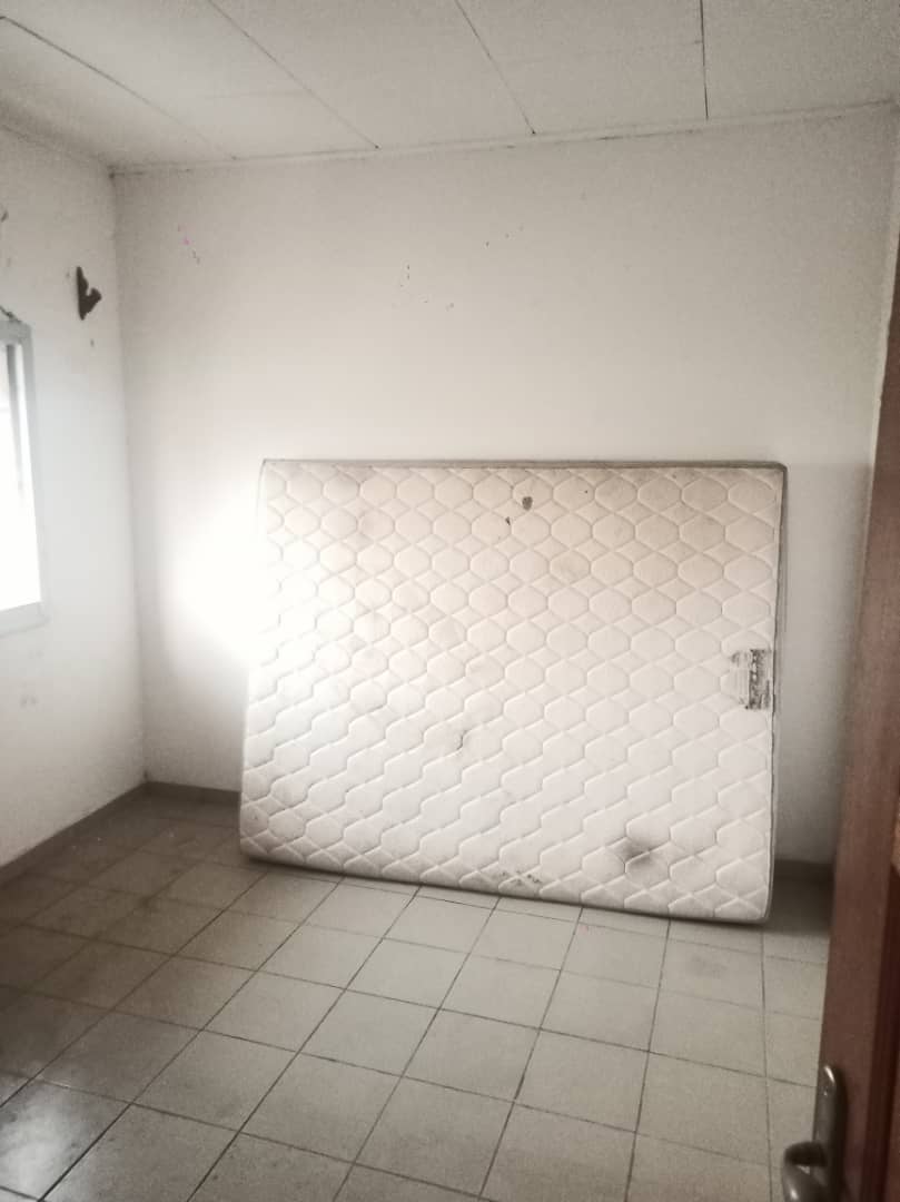 Apartment to rent - Douala, Akwa I, AKWA - 1 living room(s), 1 bedroom(s), 1 bathroom(s) - 250 000 FCFA / month