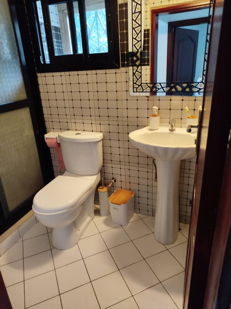 Apartment to rent - Yaoundé, Bastos, Bastos prix à l’ai nuitée ( forfait longue durée) - 1 living room(s), 1 bedroom(s), 2 bathroom(s) - 50 000 FCFA / month