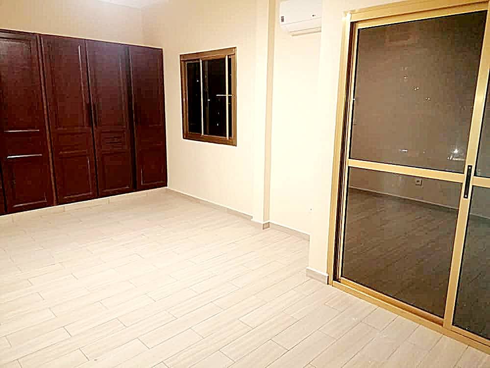 Apartment to rent - Yaoundé, Bastos, Contactez-nous pour tout besoin immobilier sur Bastos - 2 living room(s), 3 bedroom(s), 3 bathroom(s) - 1 500 000 FCFA / month