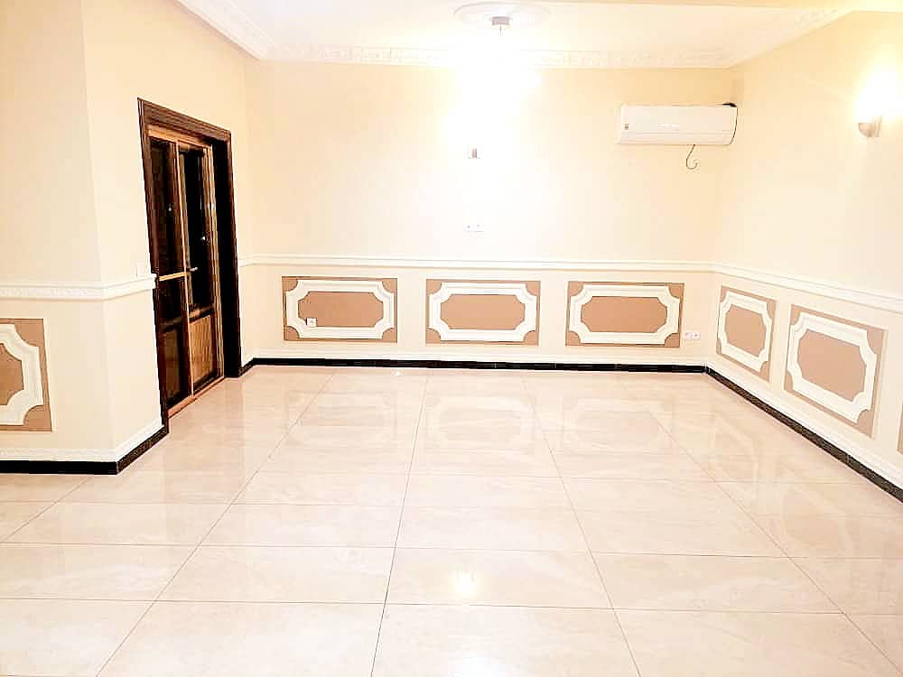 Apartment to rent - Yaoundé, Bastos, Contactez-nous pour tout besoin immobilier sur Bastos - 2 living room(s), 3 bedroom(s), 3 bathroom(s) - 1 500 000 FCFA / month