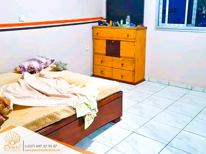 Maison (Villa) à vendre - Yaoundé, Nyom, Ebang - 2 salon(s), 6 chambre(s), 4 salle(s) de bains - 35 000 000 FCFA