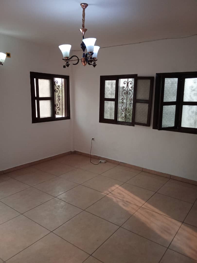 Apartment to rent - Douala, Ngodi, Ngodi Akwa - 1 living room(s), 1 bedroom(s), 1 bathroom(s) - 120 000 FCFA / month