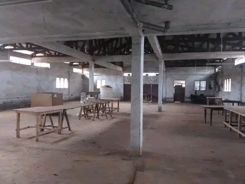 Store to rent at Yaoundé, Odza, Petit marché - 700 m2 - 1 000 000 FCFA