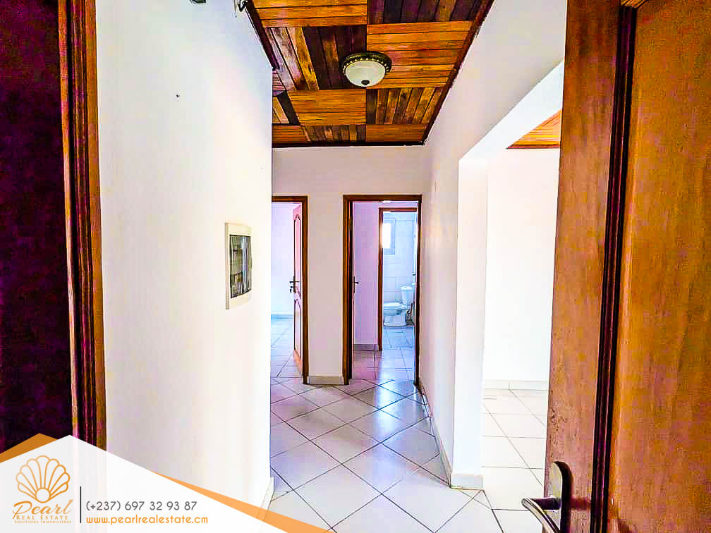 Appartement à louer - Yaoundé, Mfandena, Omnisports - 1 salon(s), 2 chambre(s), 2 salle(s) de bains - 250 000 FCFA / mois