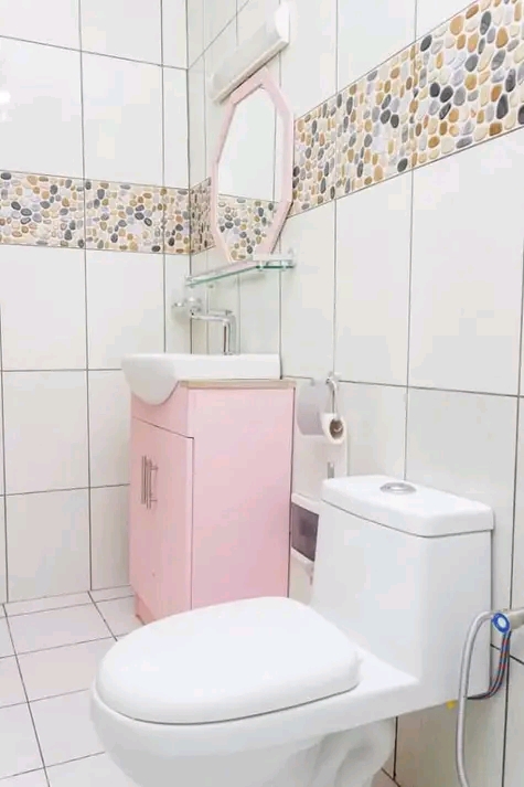 House (Duplex) to rent - Yaoundé, Odza, Odza - 2 living room(s), 5 bedroom(s), 6 bathroom(s) - 500 000 FCFA / month