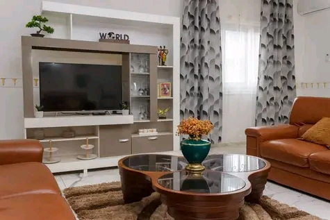 House (Duplex) to rent - Yaoundé, Odza, Odza - 2 living room(s), 5 bedroom(s), 6 bathroom(s) - 500 000 FCFA / month