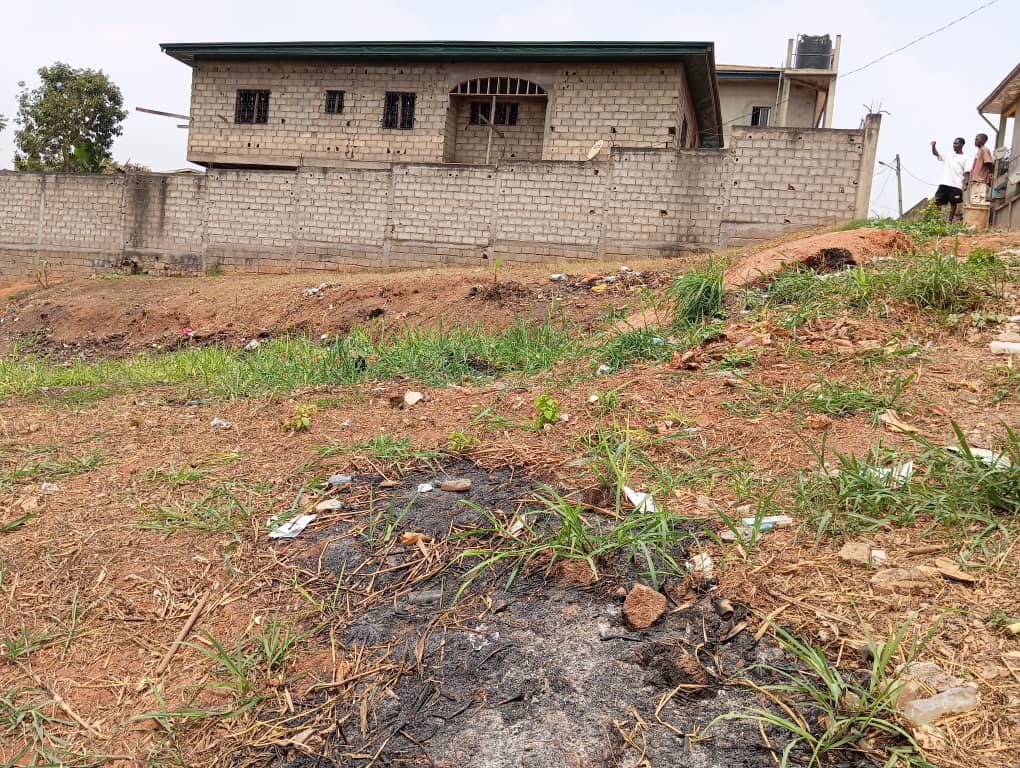 Land for sale at Yaoundé, Eleveur, Après trader éleveur - 300 m2 - 9 000 000 FCFA