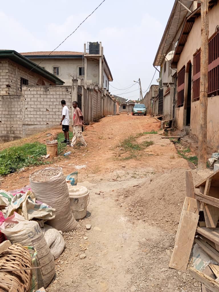 Land for sale at Yaoundé, Eleveur, Après trader éleveur - 300 m2 - 9 000 000 FCFA