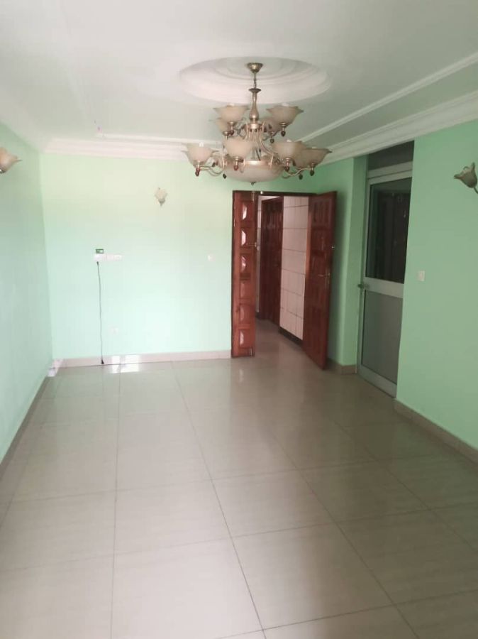 Apartment to rent - Douala, Bali, BALI - 1 living room(s), 2 bedroom(s), 1 bathroom(s) - 400 000 FCFA / month
