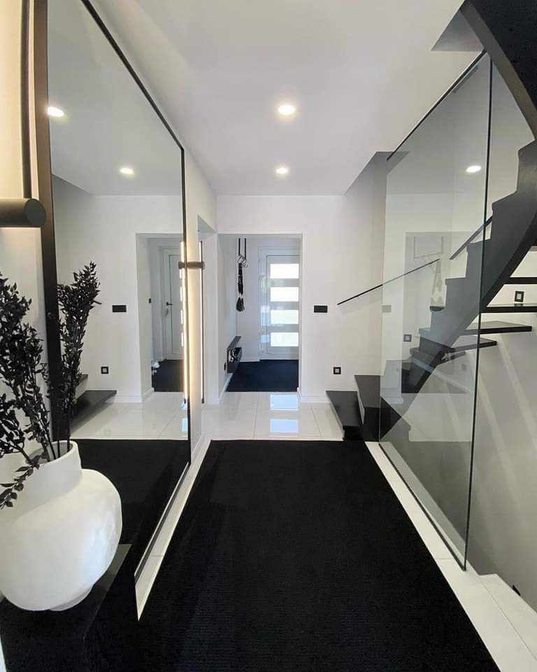 Appartement à louer - Yaoundé, Bastos, Bastos centre - 1 salon(s), 3 chambre(s), 4 salle(s) de bains - 3 000 000 FCFA / mois