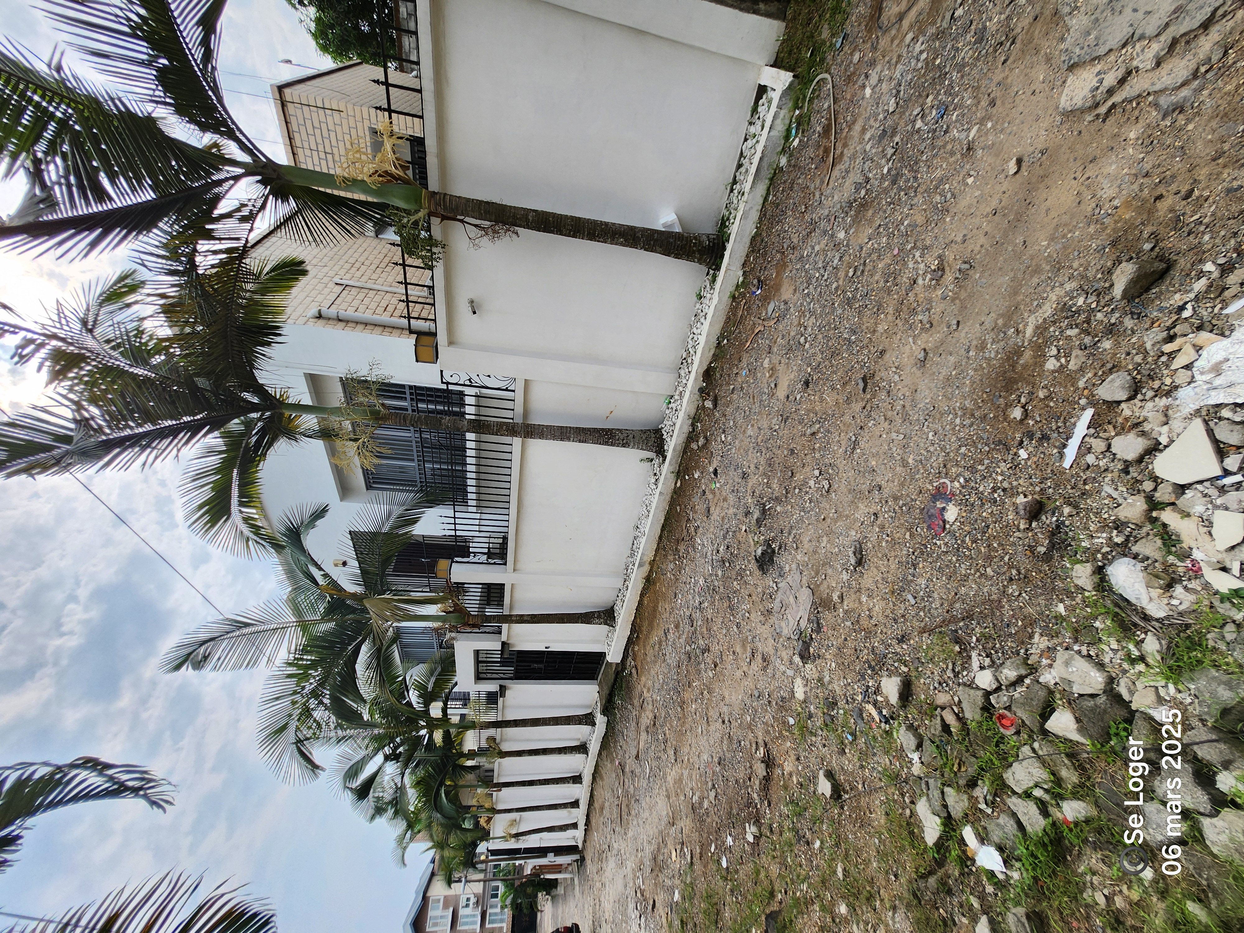 House (Duplex) for sale - Douala, Bonapriso, H - 2 living room(s), 5 bedroom(s), 6 bathroom(s) - 500 000 000 FCFA / month