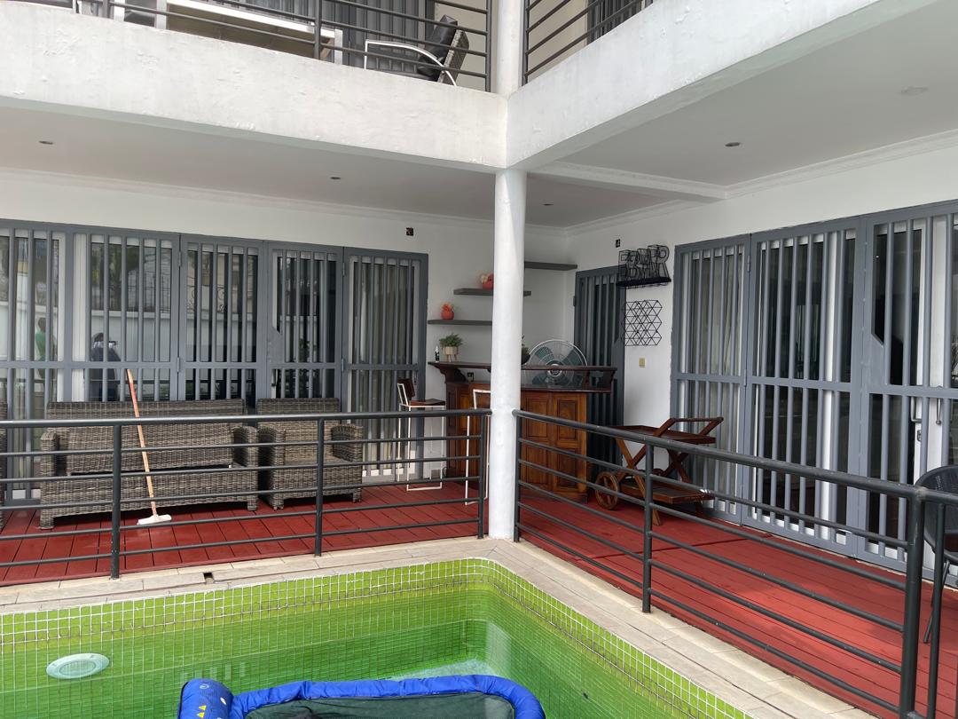 House (Duplex) for sale - Douala, Bonapriso, H - 2 living room(s), 5 bedroom(s), 6 bathroom(s) - 500 000 000 FCFA / month