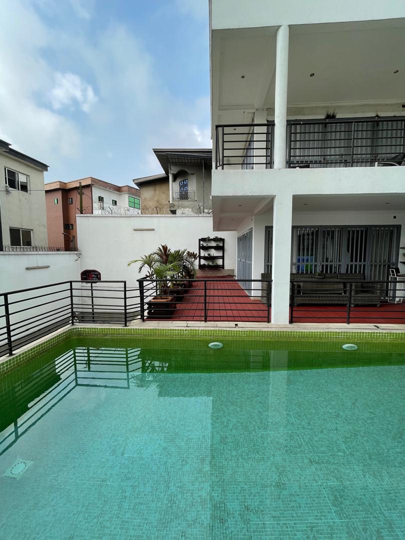 House (Duplex) for sale - Douala, Bonapriso, H - 2 living room(s), 5 bedroom(s), 6 bathroom(s) - 500 000 000 FCFA / month