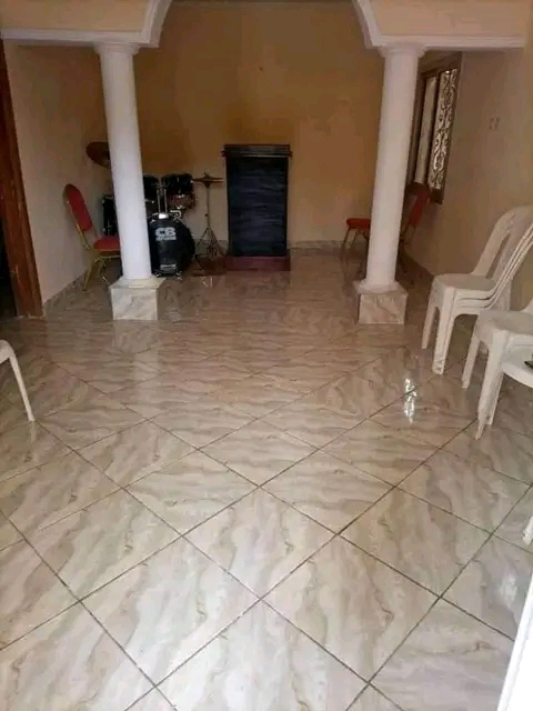 Apartment to rent - Yaoundé, Quartier Fouda, Quartier fouda - 1 living room(s), 3 bedroom(s), 2 bathroom(s) - 350 000 FCFA / month