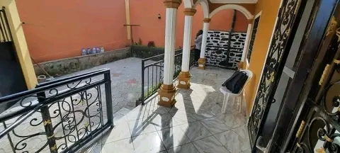 Apartment to rent - Yaoundé, Quartier Fouda, Quartier fouda - 1 living room(s), 3 bedroom(s), 2 bathroom(s) - 350 000 FCFA / month