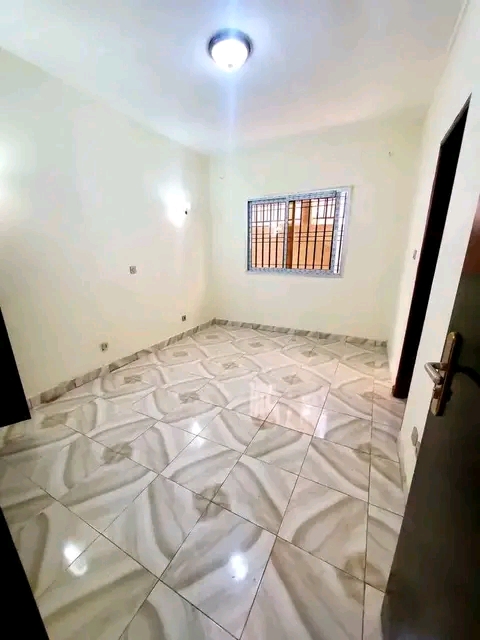 House (Villa) to rent - Yaoundé, Nsimeyong, Nsymeyong - 2 living room(s), 4 bedroom(s), 3 bathroom(s) - 300 000 FCFA / month