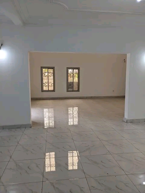 House (Duplex) for sale - Yaoundé, Simbock, Simbock - 2 living room(s), 4 bedroom(s), 4 bathroom(s) - 85 000 000 FCFA / month