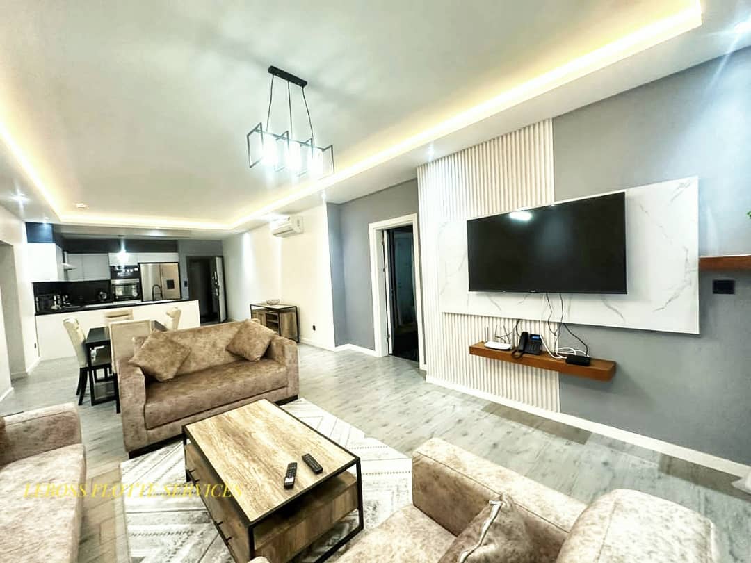 Apartment to rent - Yaoundé, Bastos, Bastos centre - 1 living room(s), 1 bedroom(s), 2 bathroom(s) - 1 200 000 FCFA / month