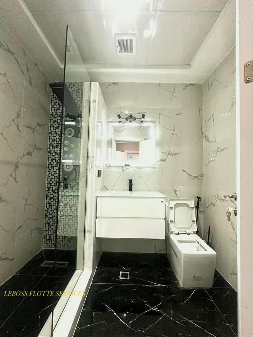 Apartment to rent - Yaoundé, Bastos, Bastos centre - 1 living room(s), 1 bedroom(s), 2 bathroom(s) - 1 200 000 FCFA / month