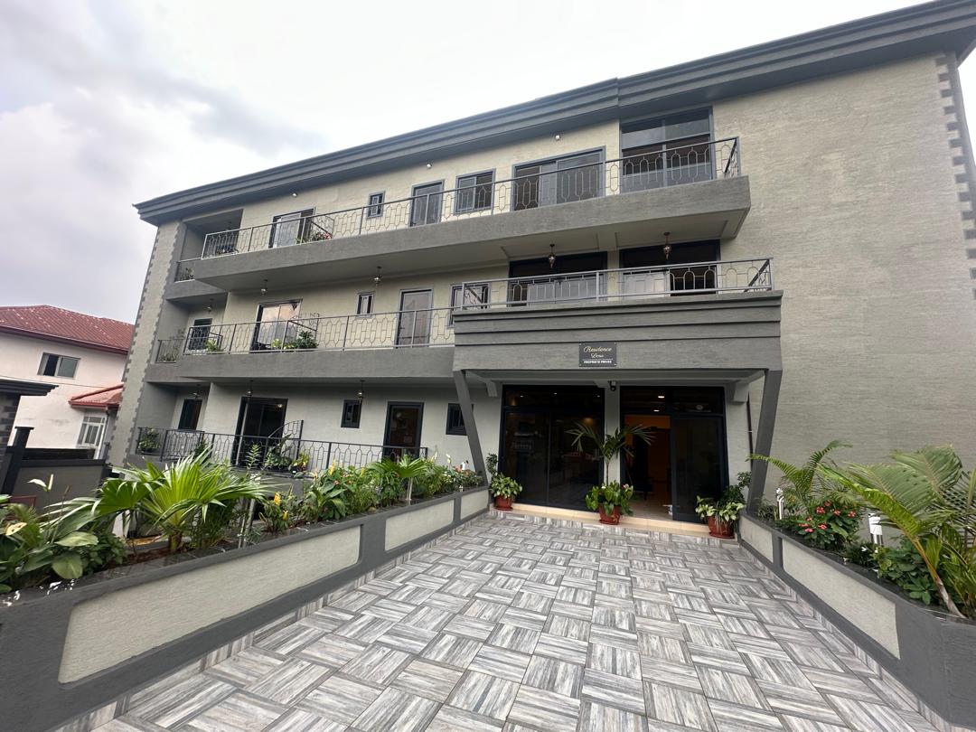 Apartment to rent - Yaoundé, Bastos, Bastos centre - 1 living room(s), 2 bedroom(s), 3 bathroom(s) - 1 000 000 FCFA / month