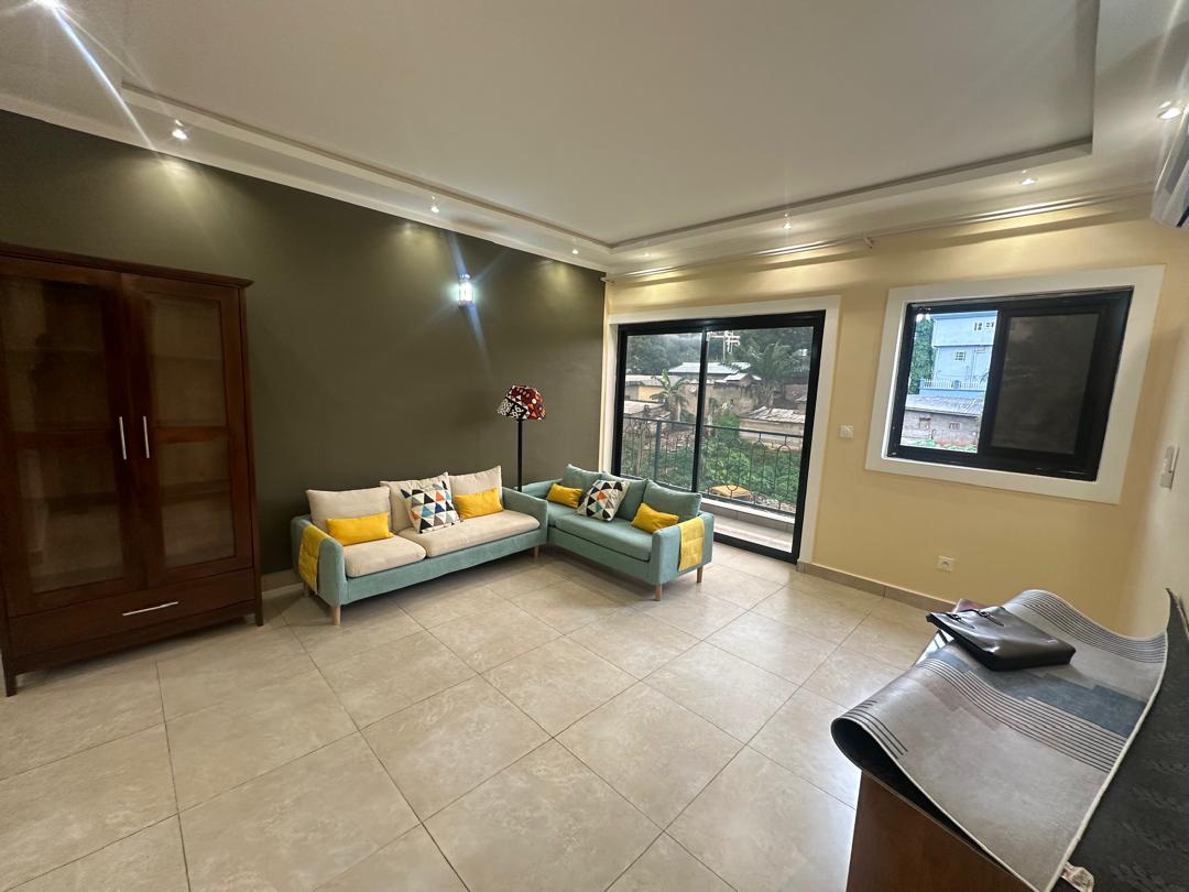 Apartment to rent - Yaoundé, Bastos, Bastos centre - 1 living room(s), 2 bedroom(s), 3 bathroom(s) - 1 000 000 FCFA / month