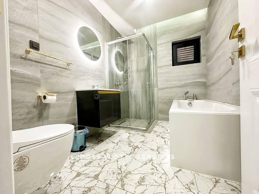 Apartment to rent - Yaoundé, Bastos, Bastos centre  ( prix à la nuitée) - 1 living room(s), 4 bedroom(s), 4 bathroom(s) - 400 000 FCFA / month