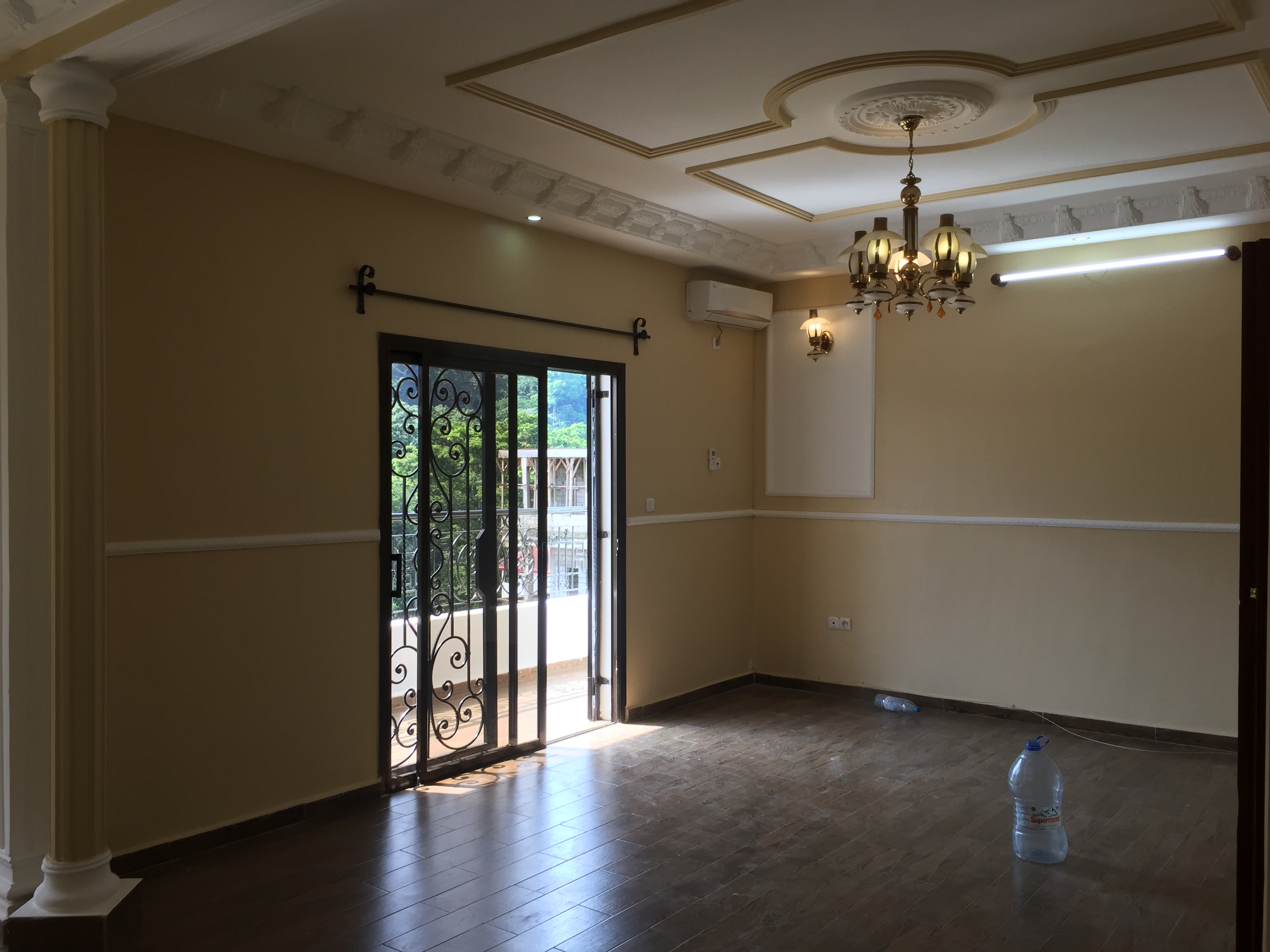 Apartment to rent - Yaoundé, Bastos, Bastos centre - 1 living room(s), 3 bedroom(s), 3 bathroom(s) - 700 000 FCFA / month