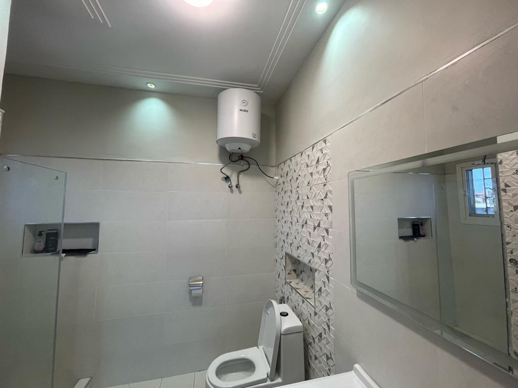 House (Triplex) for sale - Yaoundé, Odza, Contactez-nous pour tous vos besoins immobiliers sur Bastos et Golf - 2 living room(s), 6 bedroom(s), 5 bathroom(s) - 350 000 000 FCFA / month