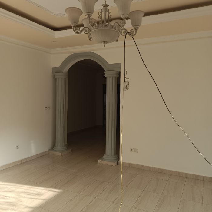 Apartment to rent - Yaoundé, Bastos, Bastos - 1 living room(s), 3 bedroom(s), 3 bathroom(s) - 800 000 FCFA / month