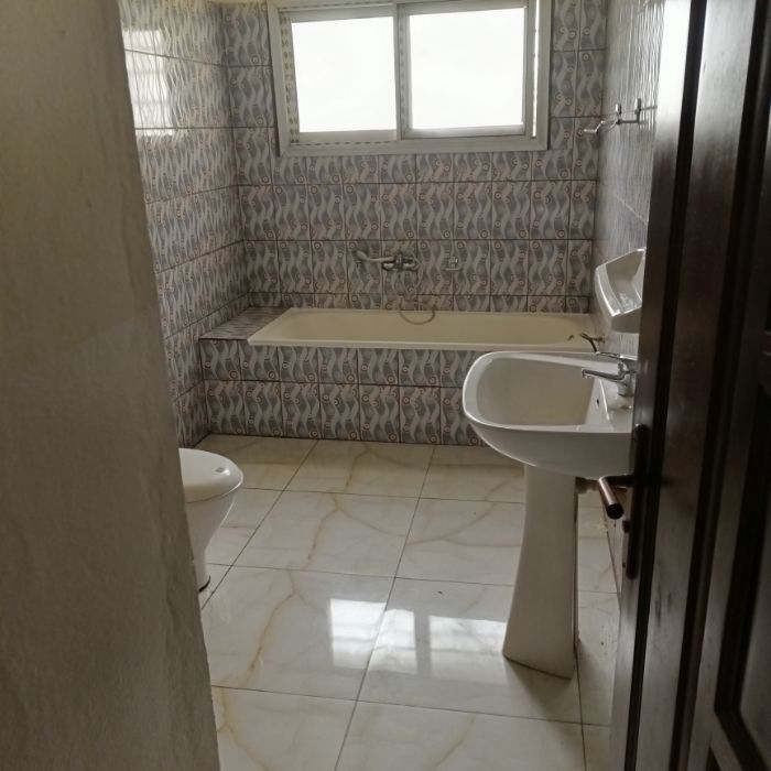 House (Duplex) to rent - Yaoundé, Bastos, Bastos - 1 living room(s), 4 bedroom(s), 4 bathroom(s) - 2 500 000 FCFA / month