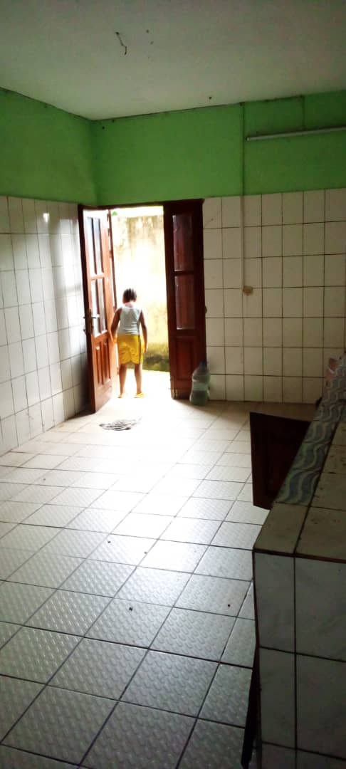 House (Villa) to rent - Douala, PK 11, Jardin Paradisiaque - 1 living room(s), 3 bedroom(s), 4 bathroom(s) - 250 000 FCFA / month