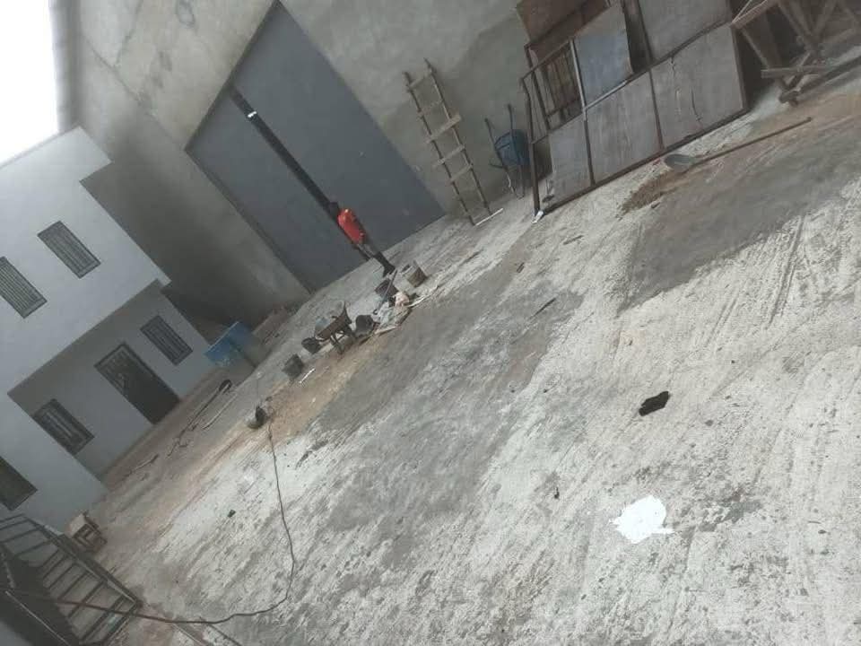 Store to rent at Douala, Ndokotti, H - 1500 m2 - 3 000 FCFA