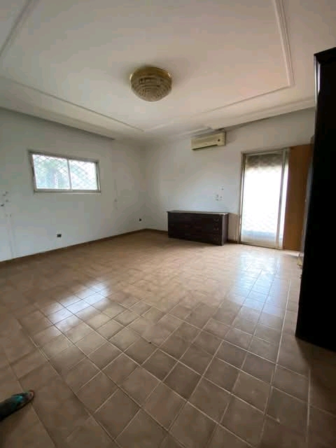 House (Duplex) to rent - Yaoundé, Essos, Essos - 3 living room(s), 11 bedroom(s), 9 bathroom(s) - 1 500 000 FCFA / month