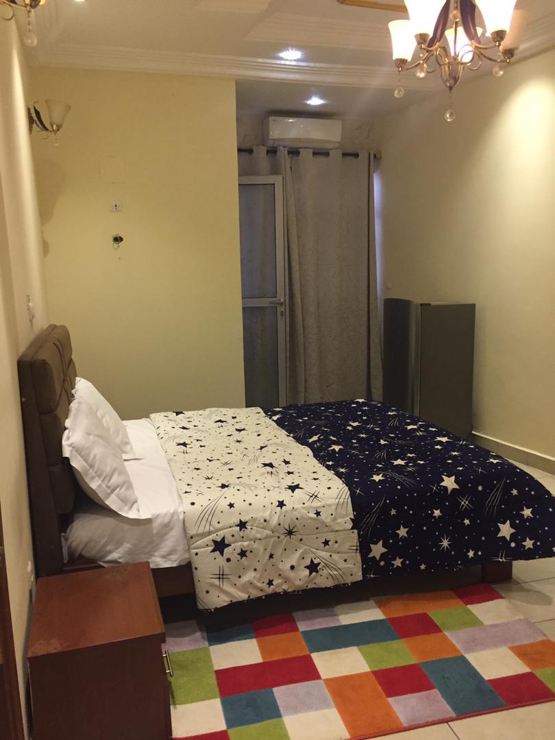 Studio to rent - Yaoundé, Bastos, GOLF PRIX à la nuitée à BASTOS - 25 000 FCFA / month