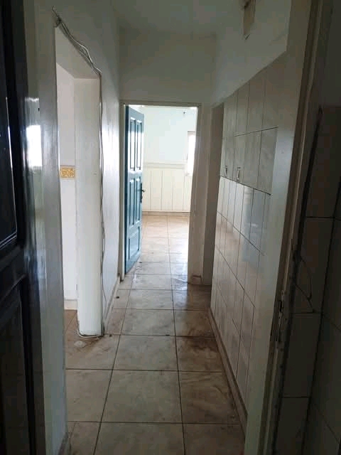 Office to rent at Yaoundé, Mfandena, Omnisport -  m2 - 250 000 FCFA