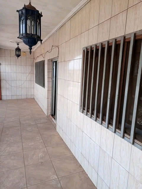 Office to rent at Yaoundé, Mfandena, Omnisport -  m2 - 250 000 FCFA