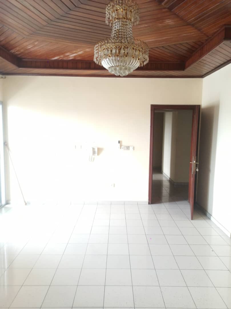 Apartment to rent - Douala, Bonapriso, BONAPRISO - 1 living room(s), 2 bedroom(s), 1 bathroom(s) - 650 000 FCFA / month