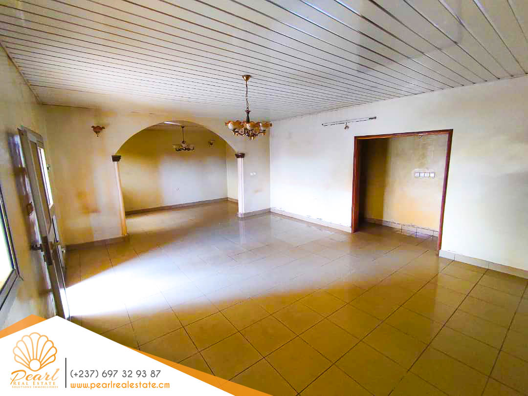 Maison (Villa) à vendre - Yaoundé, Simbock, Mbalngong - 1 salon(s), 4 chambre(s), 2 salle(s) de bains - 30 000 000 FCFA