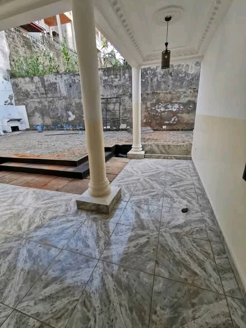 Appartement à louer - Yaoundé, Mfandena, Omnisport - 1 salon(s), 3 chambre(s), 4 salle(s) de bains - 600 000 FCFA / mois