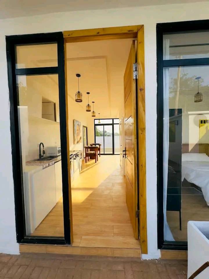 Maison (Duplex) à vendre - Yaoundé, Mimboman IV, nkoabang - 2 salon(s), 5 chambre(s), 4 salle(s) de bains - 160 000 000 FCFA