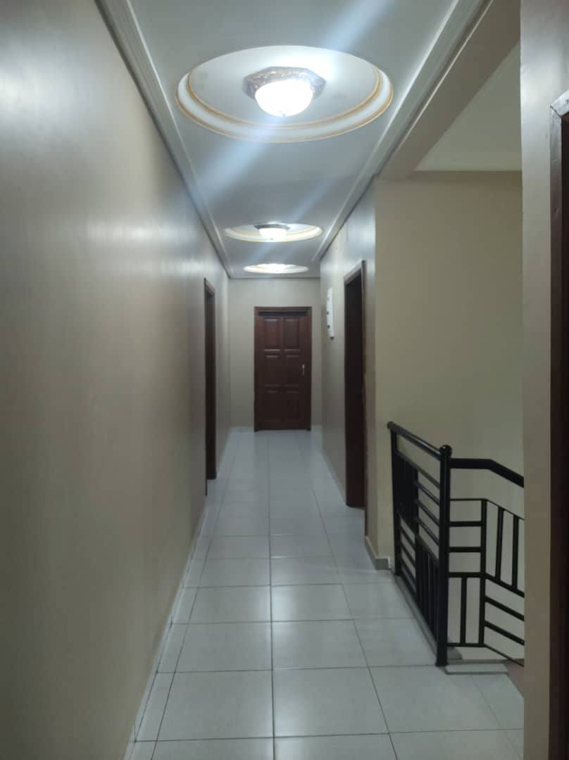 Maison (Duplex) à vendre - Yaoundé, Odza, minkan - 2 salon(s), 5 chambre(s), 5 salle(s) de bains - 350 000 000 FCFA