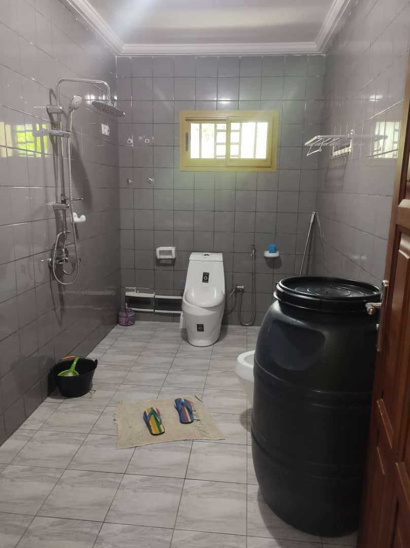 Maison (Duplex) à vendre - Yaoundé, Odza, minkan - 2 salon(s), 5 chambre(s), 5 salle(s) de bains - 350 000 000 FCFA