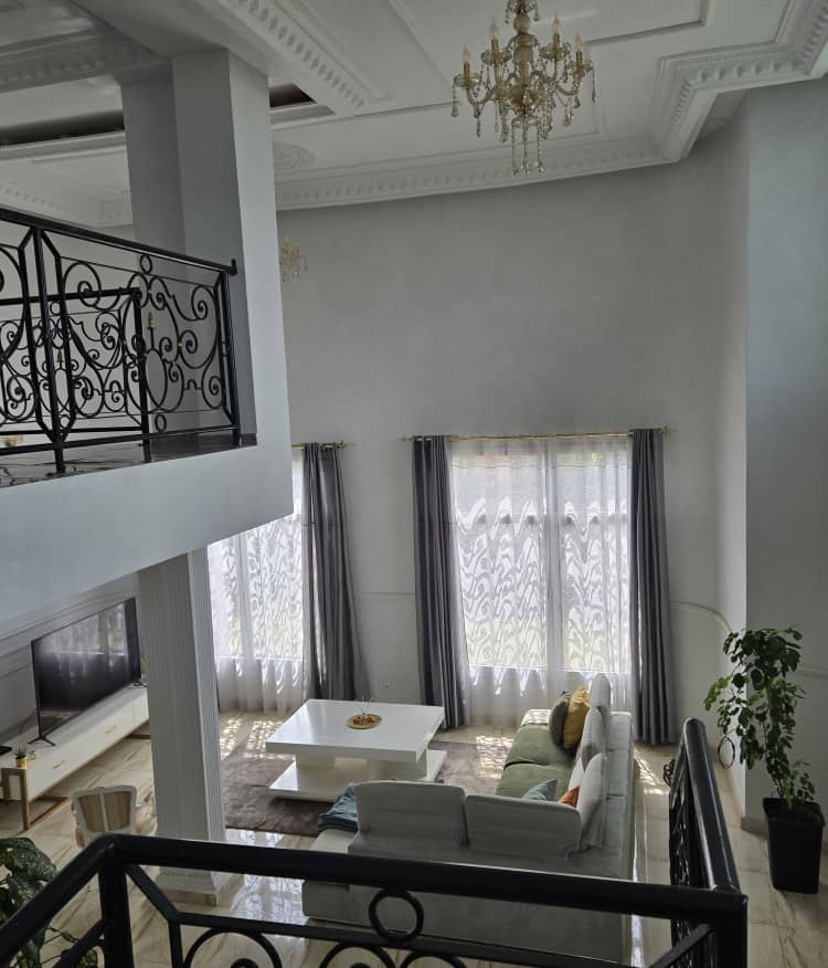 Maison (Duplex) à vendre - Yaoundé, Mimboman IV, nkoabang - 2 salon(s), 4 chambre(s), 5 salle(s) de bains - 180 000 000 FCFA