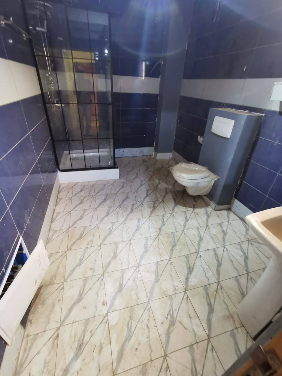 House (Villa) to rent - Yaoundé, Essos, titi garage - 2 living room(s), 4 bedroom(s), 5 bathroom(s) - 700 000 FCFA / month