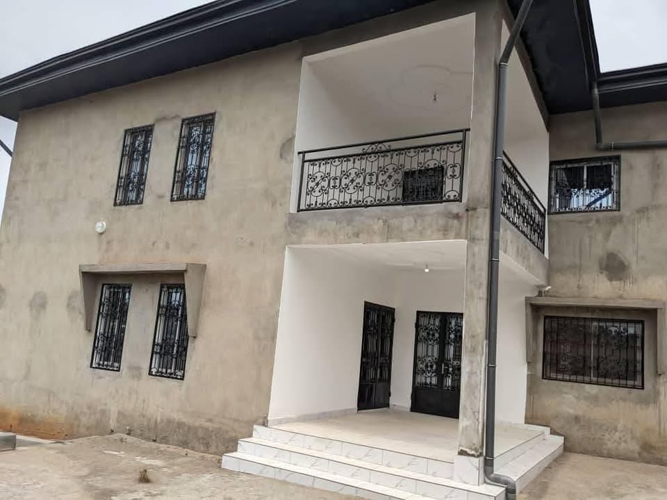 Maison (Duplex) à vendre - Yaoundé, Simbock, simbock - 2 salon(s), 5 chambre(s), 5 salle(s) de bains - 85 000 000 FCFA