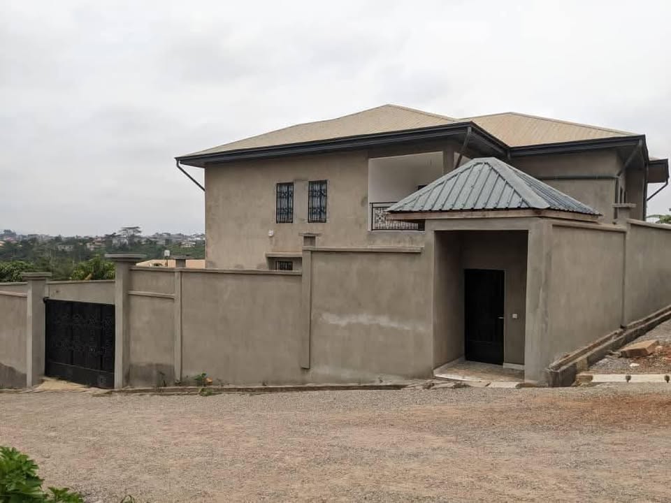 Maison (Duplex) à vendre - Yaoundé, Simbock, simbock - 2 salon(s), 5 chambre(s), 5 salle(s) de bains - 85 000 000 FCFA