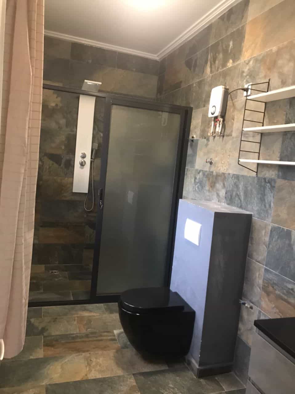 House (Duplex) to rent - Yaoundé, Bastos, Bastos centre - 1 living room(s), 4 bedroom(s), 3 bathroom(s) - 2 000 000 FCFA / month